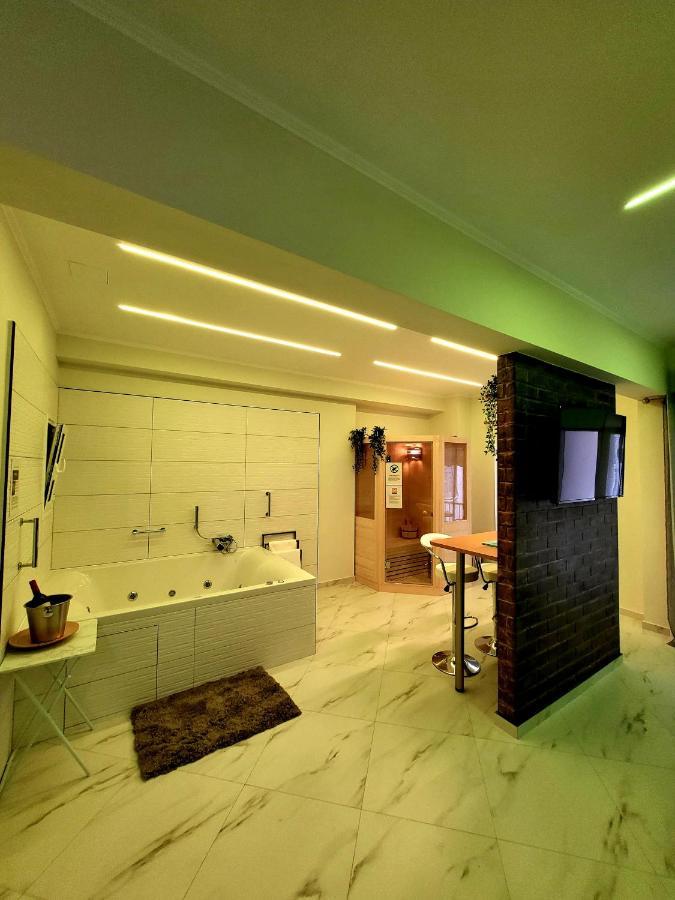 Romantic Deluxe Svite Wise Jacuzzi And Sauna Αθήνα Εξωτερικό φωτογραφία
